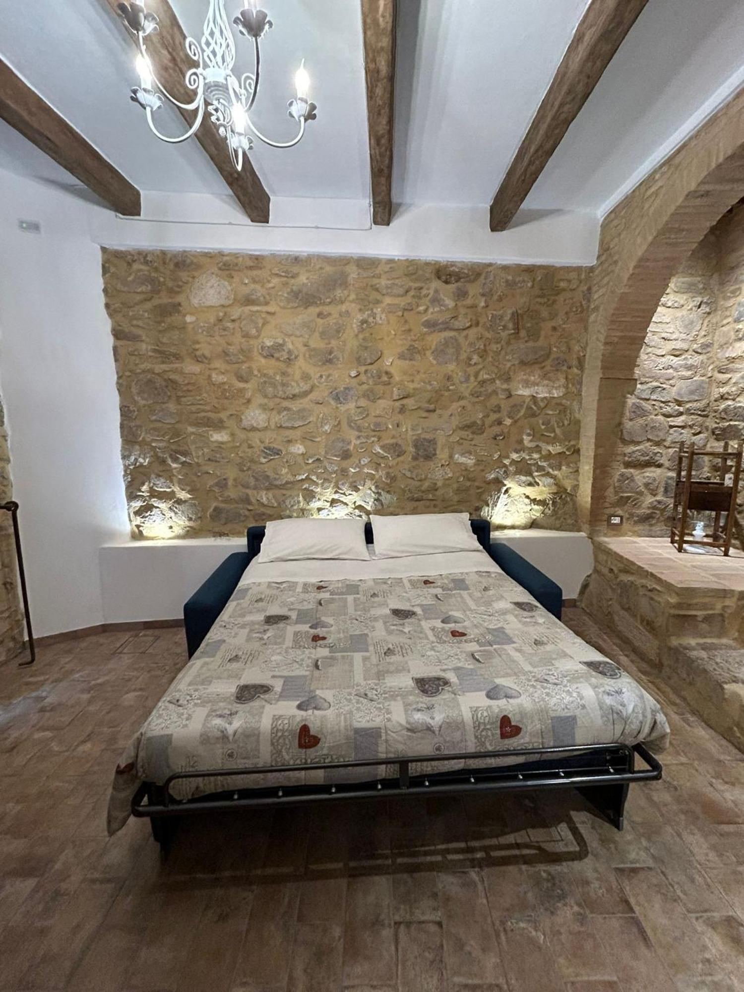 Borgo Di Mezzo Διαμέρισμα Castelnuovo dellʼAbate Εξωτερικό φωτογραφία